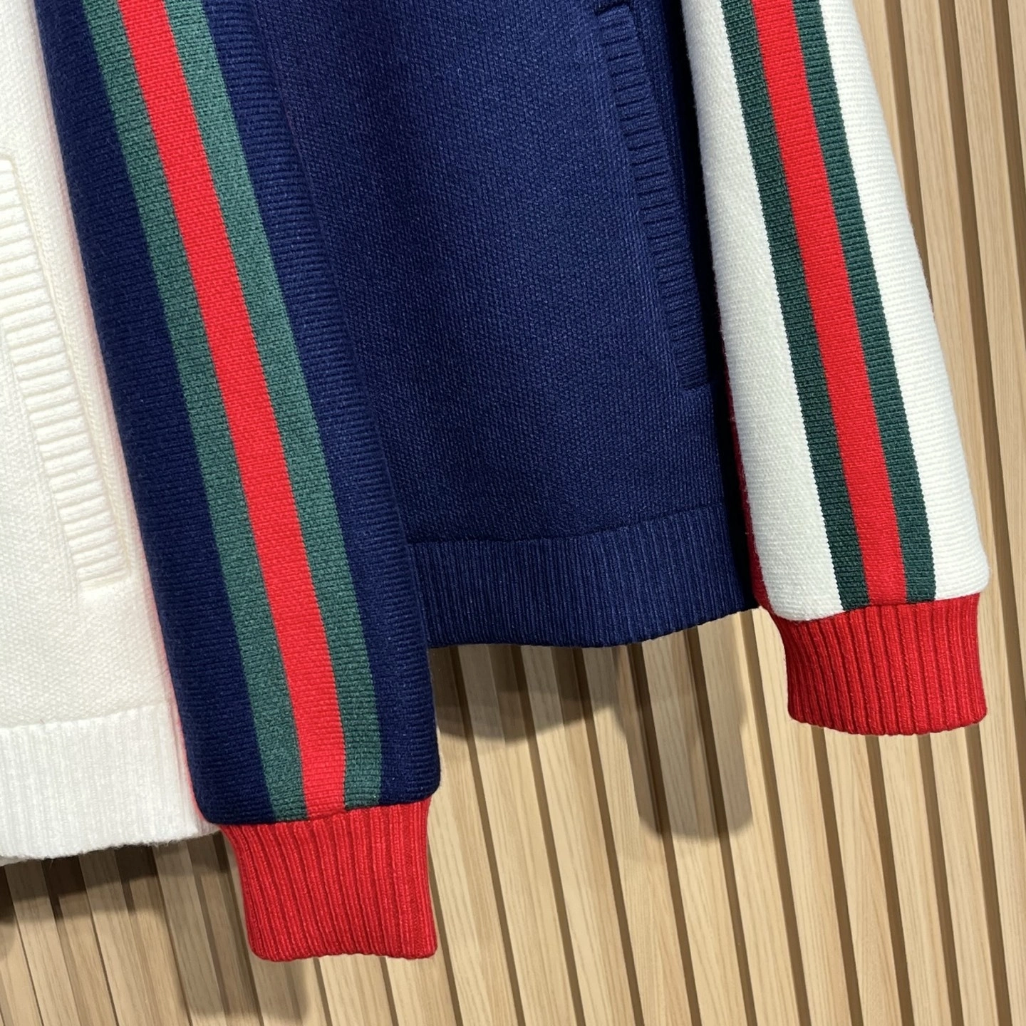 wg.luxury-- 6u33i embroidery 2colour item: E-F443J1631-2H